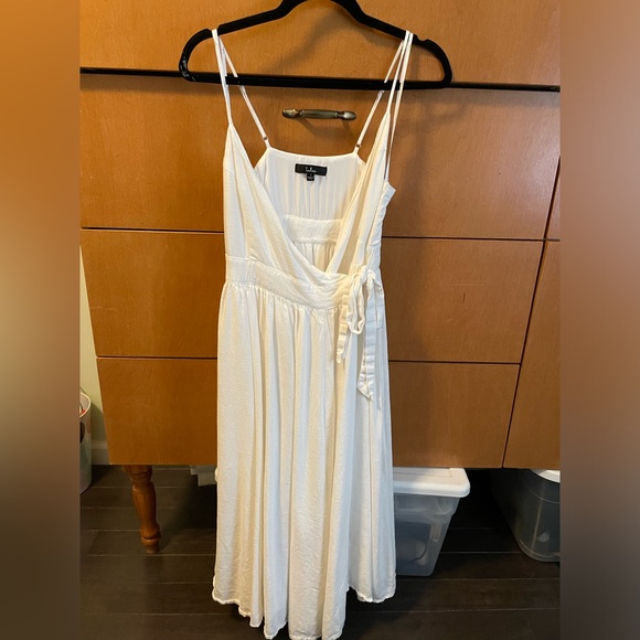 Lulus- Perfect Cutie White Linen Sleeveless Wrap Midi Dress in S - Picture 2 of 7